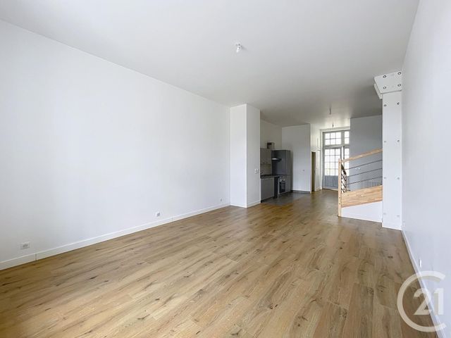 Appartement Duplex &agrave; louer - 5 pi&egrave;ces - 137,80 m2 - Compiegne - 60 - PICARDIE