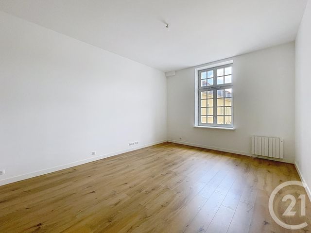 Appartement Duplex &agrave; louer - 5 pi&egrave;ces - 137,80 m2 - Compiegne - 60 - PICARDIE