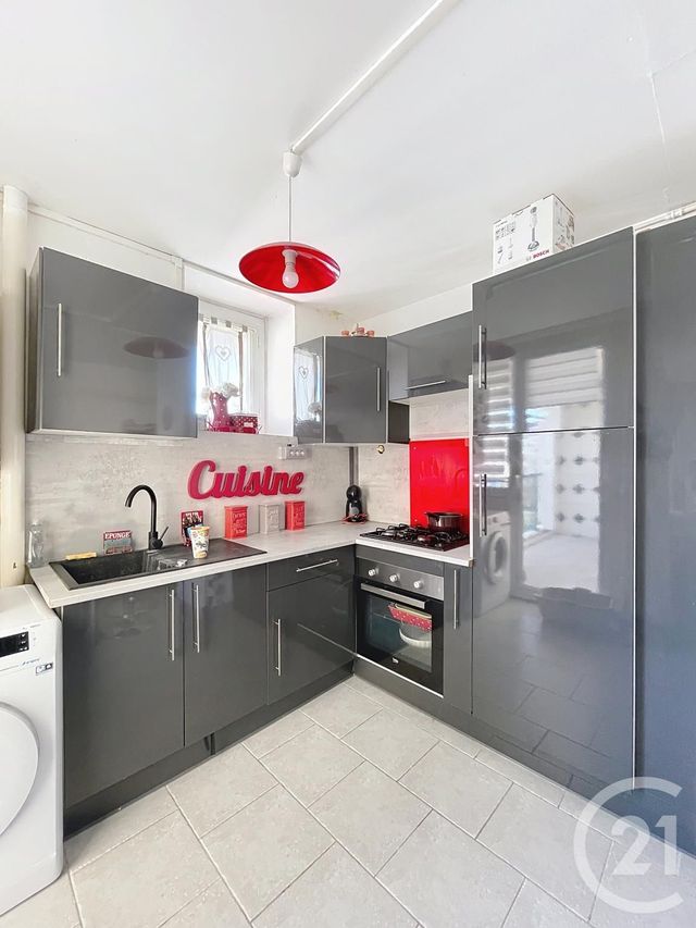 Appartement F2 &agrave; louer - 2 pi&egrave;ces - 48 m2 - Compiegne - 60 - PICARDIE