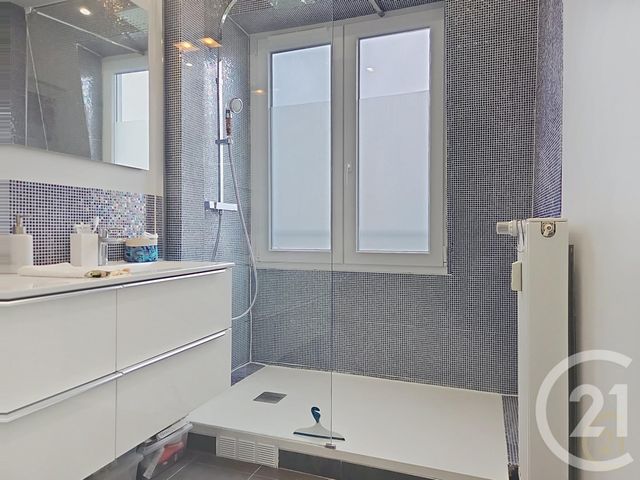 Appartement F3 &agrave; louer - 3 pi&egrave;ces - 62,76 m2 - Compiegne - 60 - PICARDIE