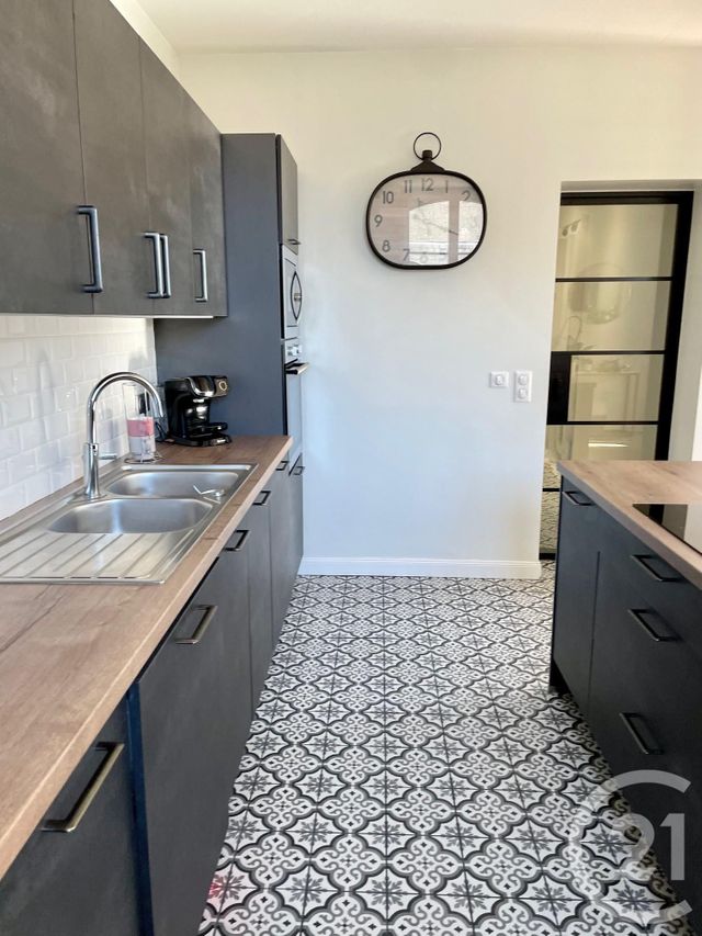 Appartement F3 &agrave; louer - 3 pi&egrave;ces - 86,57 m2 - Compiegne - 60 - PICARDIE
