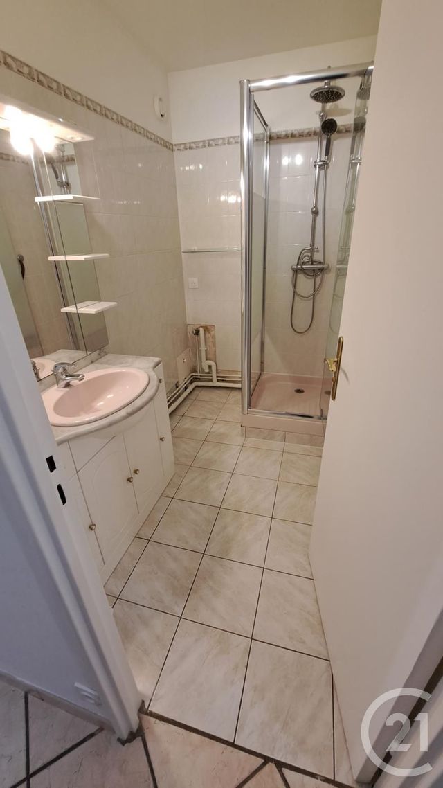 Appartement F3 &agrave; louer - 3 pi&egrave;ces - 67,44 m2 - Compiegne - 60 - PICARDIE