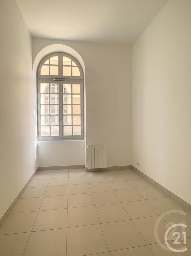 Appartement F2 &agrave; louer - 2 pi&egrave;ces - 52,05 m2 - Compiegne - 60 - PICARDIE