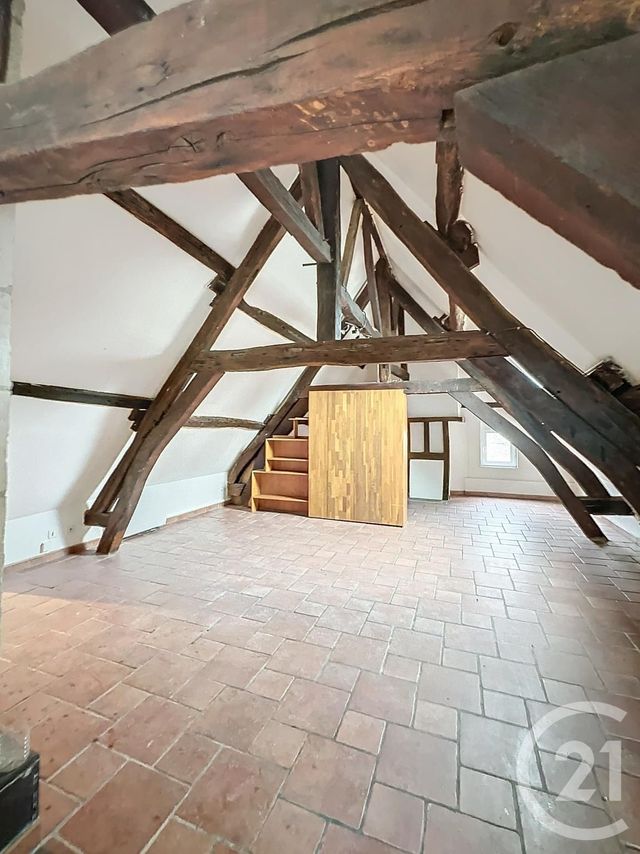 Appartement F1 &agrave; louer - 1 pi&egrave;ce - 34,35 m2 - Compiegne - 60 - PICARDIE