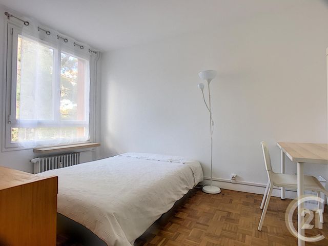 Appartement Chambre &agrave; louer - 4 pi&egrave;ces - 10,76 m2 - Compiegne - 60 - PICARDIE