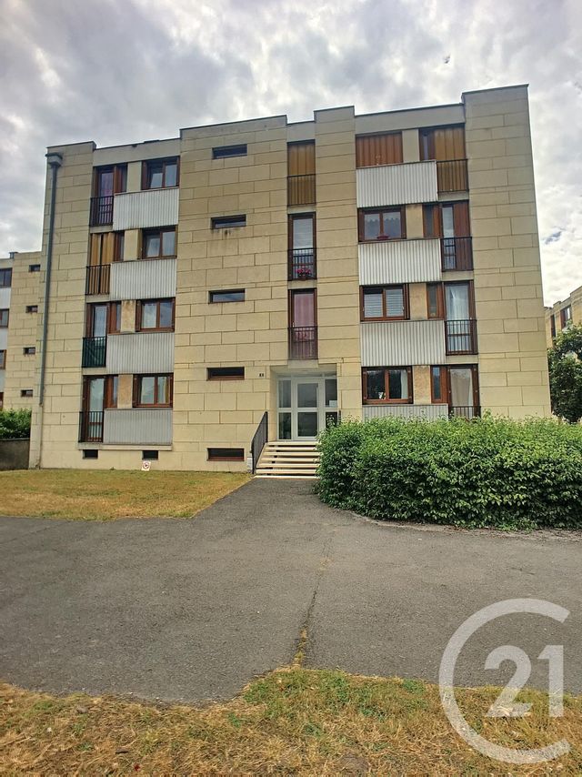 Appartement F4 &agrave; louer - 4 pi&egrave;ces - 9,21 m2 - Compiegne - 60 - PICARDIE