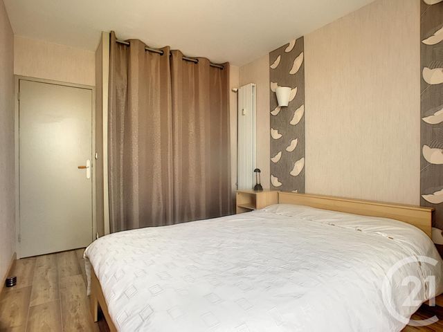 Appartement F4 &agrave; louer - 4 pi&egrave;ces - 9,21 m2 - Compiegne - 60 - PICARDIE