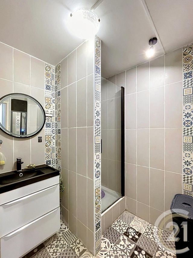 Appartement Chambre &agrave; louer - 3 pi&egrave;ces - 9,85 m2 - Compiegne - 60 - PICARDIE