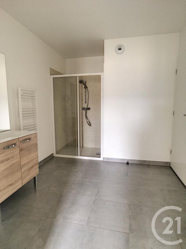 Appartement F3 &agrave; louer - 3 pi&egrave;ces - 65,10 m2 - Compiegne - 60 - PICARDIE