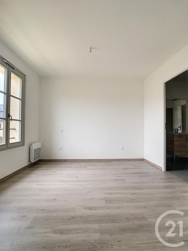 Appartement F3 &agrave; louer - 3 pi&egrave;ces - 65,10 m2 - Compiegne - 60 - PICARDIE
