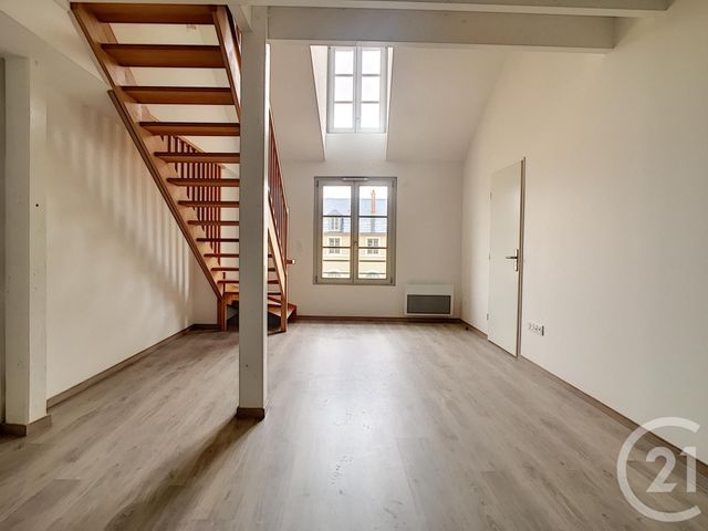 Appartement F3 &agrave; louer - 3 pi&egrave;ces - 65,10 m2 - Compiegne - 60 - PICARDIE