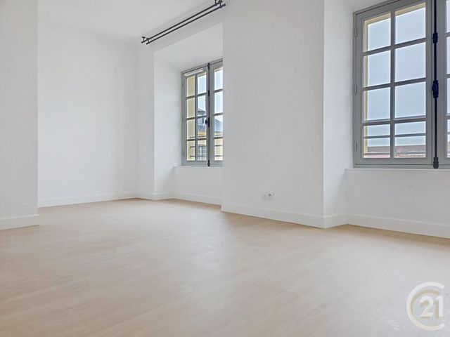 Appartement F3 &agrave; louer - 3 pi&egrave;ces - 65,55 m2 - Compiegne - 60 - PICARDIE