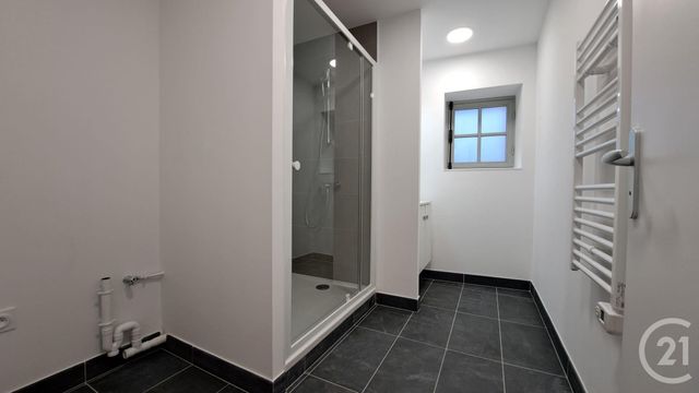 Appartement F3 &agrave; louer - 3 pi&egrave;ces - 65,55 m2 - Compiegne - 60 - PICARDIE