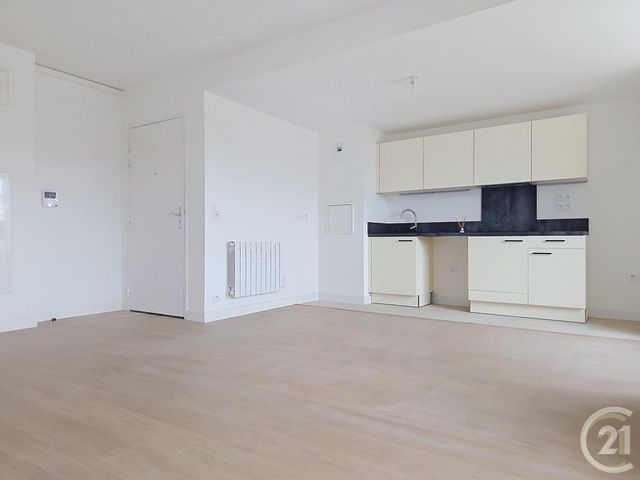 Appartement F3 &agrave; louer - 3 pi&egrave;ces - 65,55 m2 - Compiegne - 60 - PICARDIE
