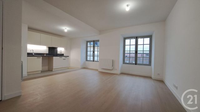 Appartement F3 &agrave; louer - 3 pi&egrave;ces - 65,55 m2 - Compiegne - 60 - PICARDIE