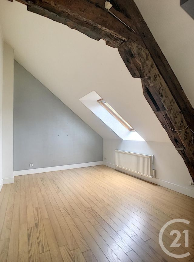 Appartement F3 &agrave; louer - 3 pi&egrave;ces - 77,04 m2 - Compiegne - 60 - PICARDIE