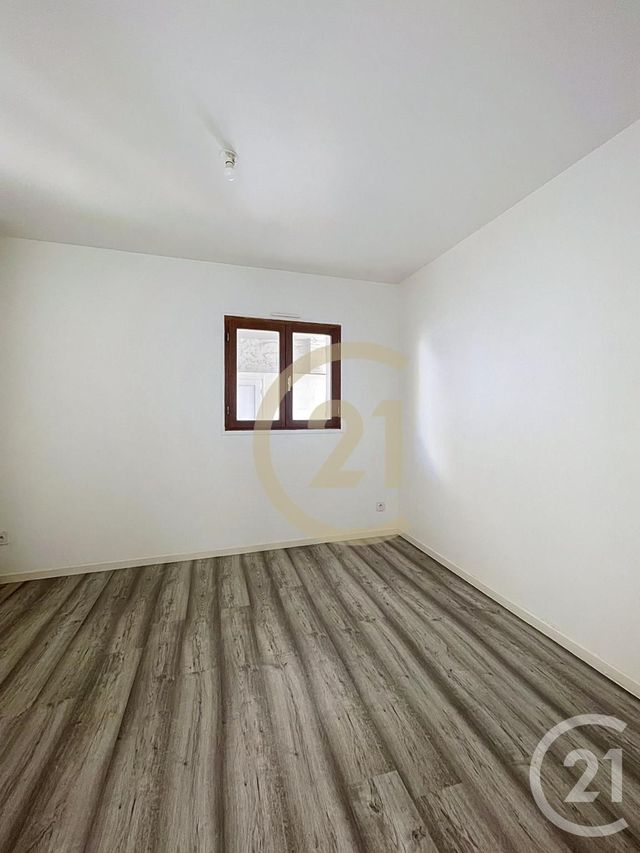 Appartement F3 &agrave; louer - 3 pi&egrave;ces - 57,76 m2 - Clairoix - 60 - PICARDIE