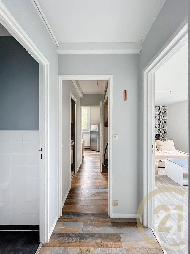 Appartement F2 &agrave; louer - 2 pi&egrave;ces - 49 m2 - Compiegne - 60 - PICARDIE
