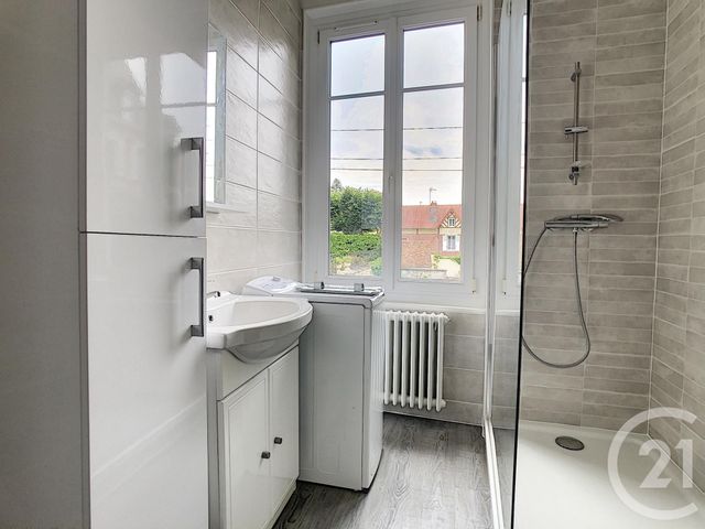 Appartement &agrave; louer - 3 pi&egrave;ces - 75 m2 - Choisy Au Bac - 60 - PICARDIE