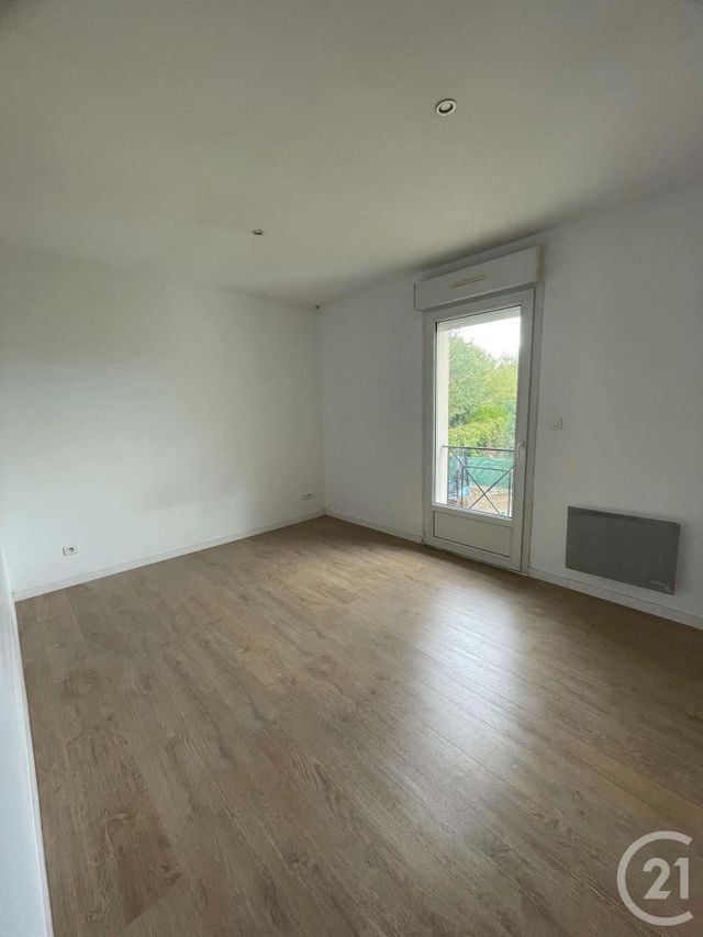 Maison &agrave; louer - 4 pi&egrave;ces - 90 m2 - Lacroix St Ouen - 60 - PICARDIE