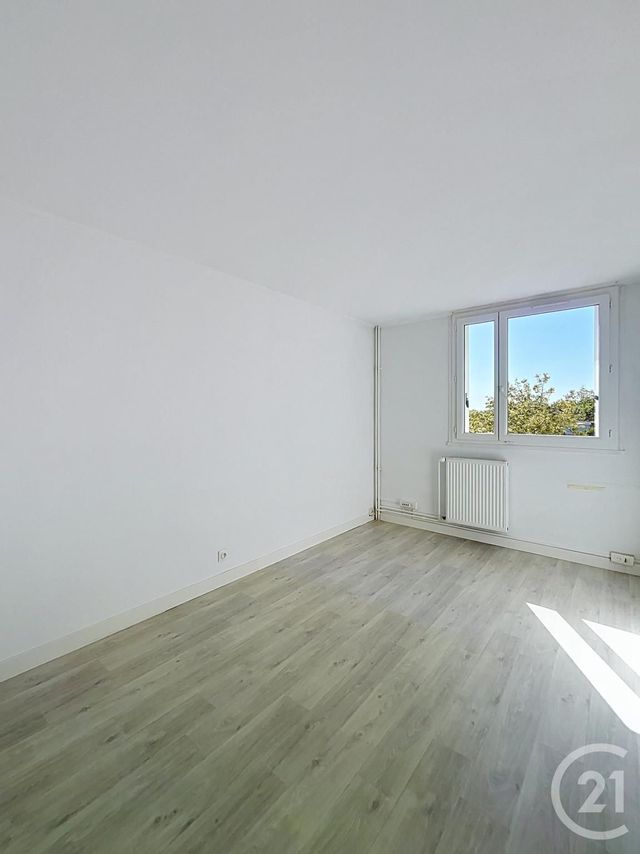 Appartement &agrave; louer - 3 pi&egrave;ces - 59,48 m2 - Compiegne - 60 - PICARDIE