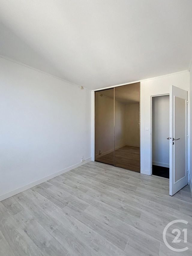 Appartement &agrave; louer - 3 pi&egrave;ces - 59,48 m2 - Compiegne - 60 - PICARDIE