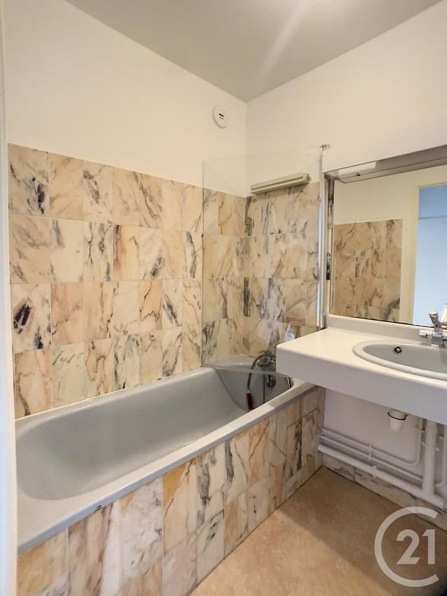 Appartement F2 &agrave; louer - 2 pi&egrave;ces - 52,01 m2 - Compiegne - 60 - PICARDIE