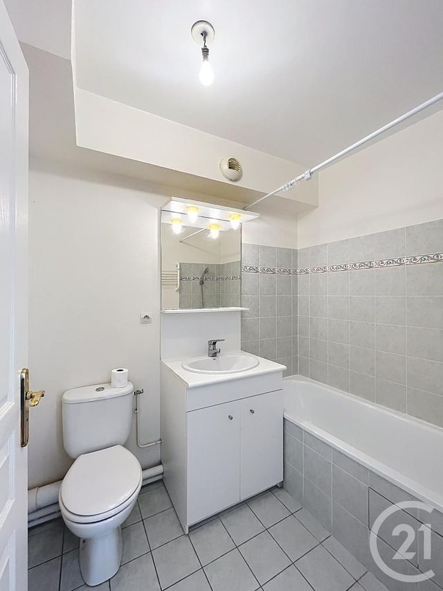 Appartement F1 &agrave; louer - 1 pi&egrave;ce - 29,70 m2 - Compiegne - 60 - PICARDIE
