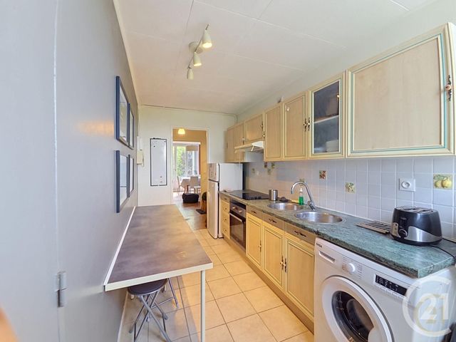 Appartement F3 &agrave; louer - 4 pi&egrave;ces - 65,65 m2 - Compiegne - 60 - PICARDIE