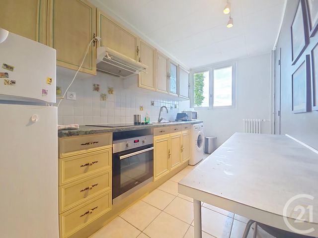 Appartement F3 &agrave; louer - 4 pi&egrave;ces - 65,65 m2 - Compiegne - 60 - PICARDIE