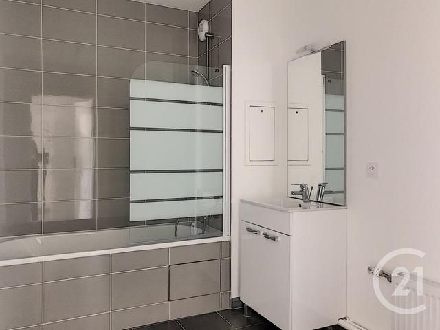 Appartement F3 &agrave; louer - 3 pi&egrave;ces - 60,05 m2 - Margny Les Compiegne - 60 - PICARDIE