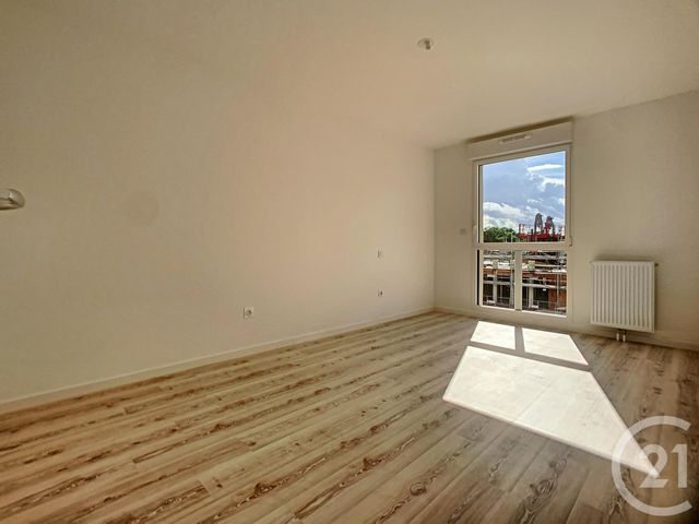 Appartement F2 &agrave; louer - 2 pi&egrave;ces - 50,09 m2 - Compiegne - 60 - PICARDIE