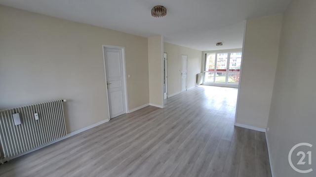 Appartement F5 &agrave; louer - 5 pi&egrave;ces - 96,97 m2 - Compiegne - 60 - PICARDIE