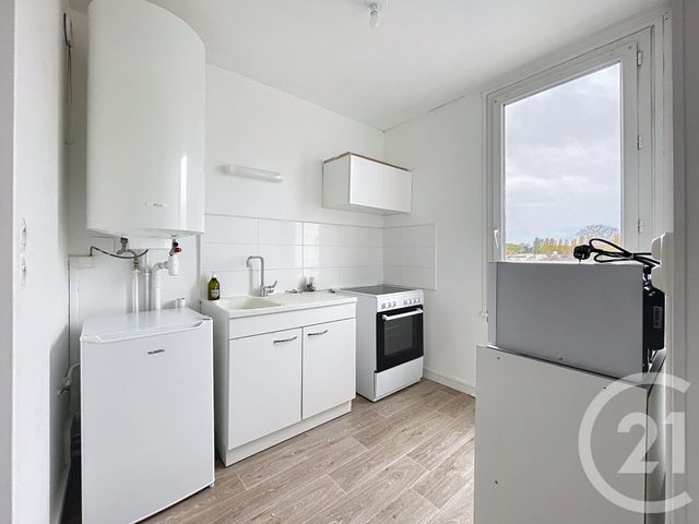 Afficher la photo en grand Appartement Studio à louer - 1 pièce - 32,86 m2 - Compiegne - 60 - PICARDIE