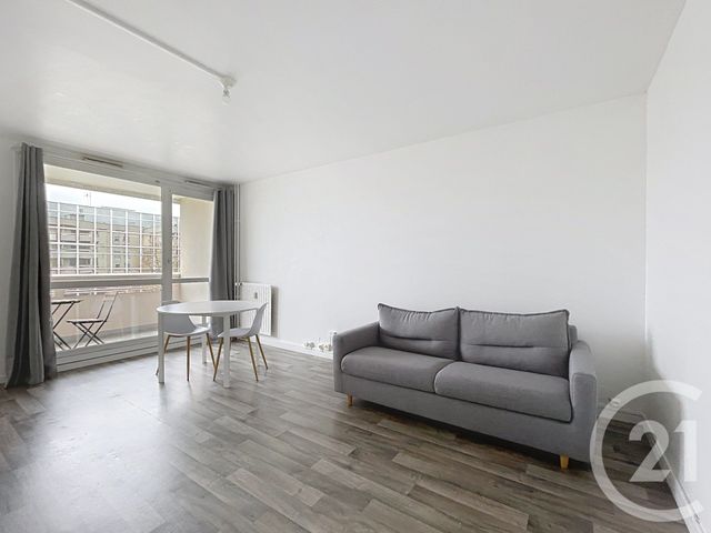 Afficher la photo en grand Appartement Studio à louer - 1 pièce - 32,86 m2 - Compiegne - 60 - PICARDIE