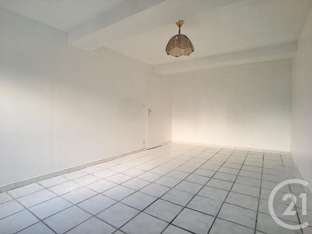Appartement F2 à louer - 2 pièces - 38,20 m2 - Monchy Humieres - 60 - PICARDIE