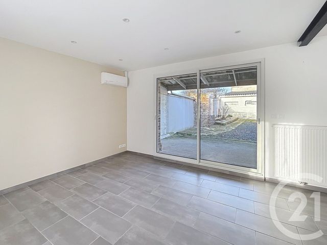 Maison &agrave; louer - 3 pi&egrave;ces - 72,94 m2 - Cambronne Les Ribecourt - 60 - PICARDIE