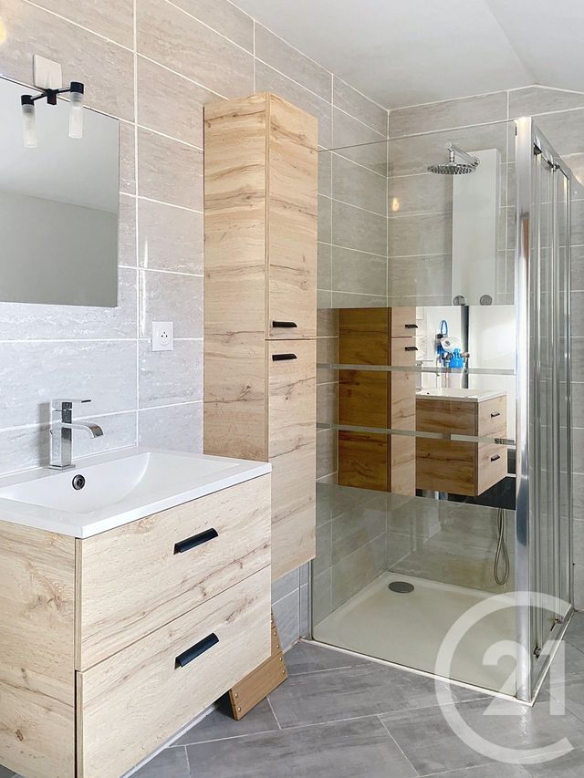 Maison &agrave; louer - 2 pi&egrave;ces - 58 m2 - Boulogne La Grasse - 60 - PICARDIE