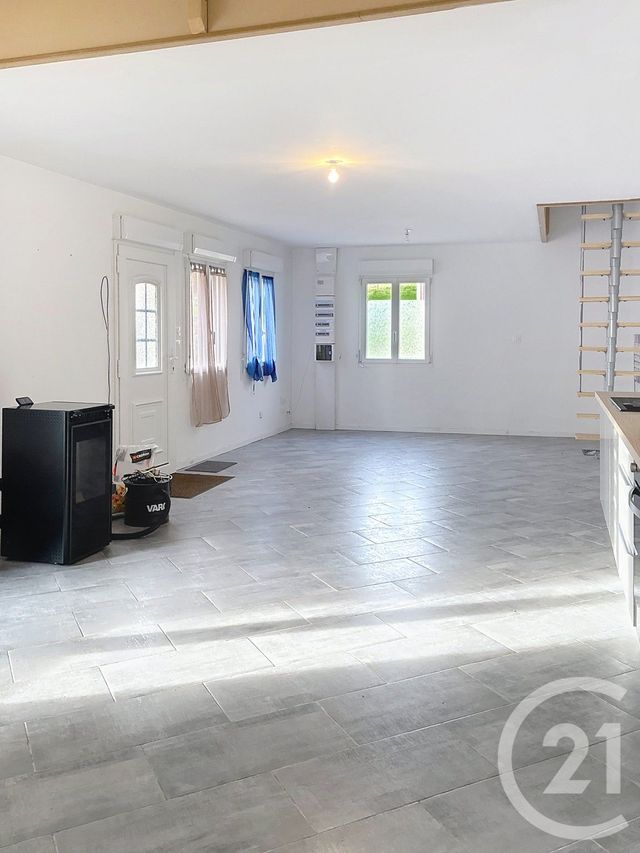 Maison &agrave; louer - 2 pi&egrave;ces - 58 m2 - Boulogne La Grasse - 60 - PICARDIE