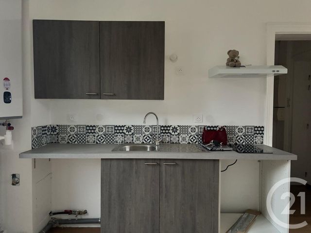 Maison &agrave; louer - 3 pi&egrave;ces - 55,17 m2 - Marqueglise - 60 - PICARDIE