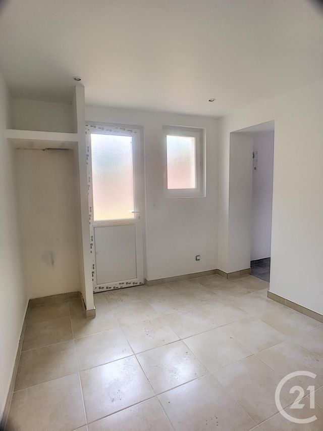 Appartement F2 &agrave; louer - 2 pi&egrave;ces - 23,73 m2 - Margny Les Compiegne - 60 - PICARDIE