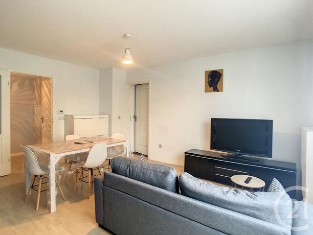 Appartement F3 &agrave; louer - 3 pi&egrave;ces - 57,26 m2 - Compiegne - 60 - PICARDIE