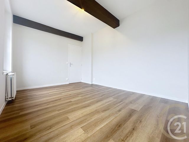 Appartement F4 &agrave; louer - 6 pi&egrave;ces - 95,29 m2 - Longueil Ste Marie - 60 - PICARDIE