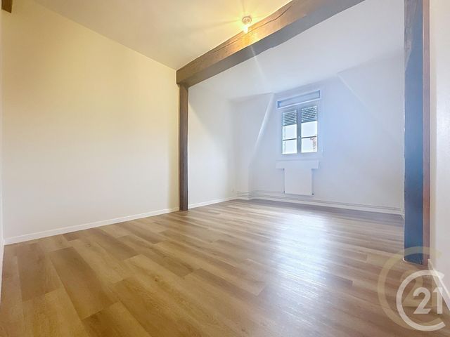 Appartement F4 &agrave; louer - 6 pi&egrave;ces - 95,29 m2 - Longueil Ste Marie - 60 - PICARDIE