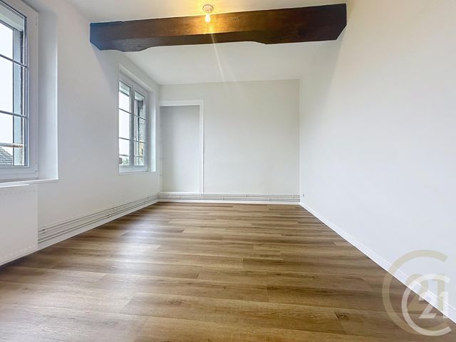 Appartement F4 &agrave; louer - 6 pi&egrave;ces - 95,29 m2 - Longueil Ste Marie - 60 - PICARDIE