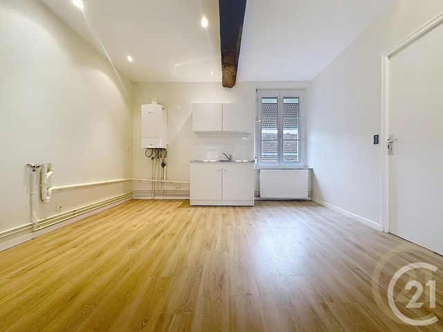 Appartement F4 &agrave; louer - 6 pi&egrave;ces - 95,29 m2 - Longueil Ste Marie - 60 - PICARDIE