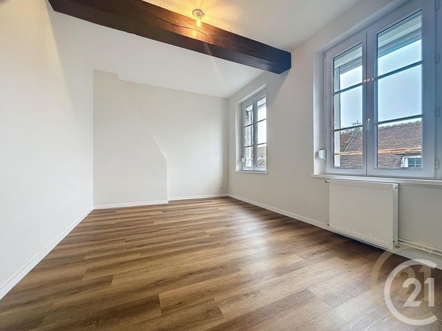 Appartement F4 &agrave; louer - 6 pi&egrave;ces - 95,29 m2 - Longueil Ste Marie - 60 - PICARDIE