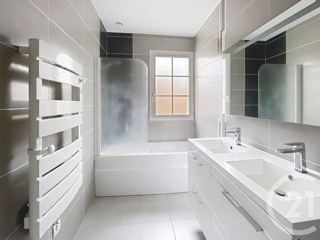 Maison &agrave; louer - 5 pi&egrave;ces - 120,37 m2 - Tracy Le Mont - 60 - PICARDIE