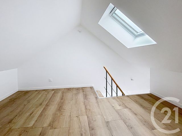 Maison &agrave; louer - 3 pi&egrave;ces - 50 m2 - Beuvraignes - 80 - PICARDIE