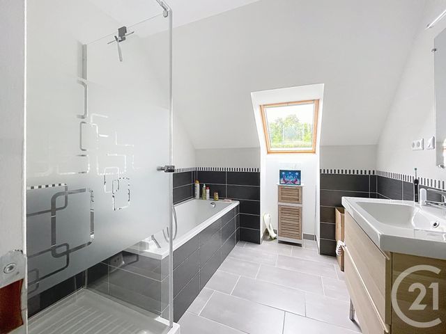 Maison &agrave; louer - 5 pi&egrave;ces - 115 m2 - Janville - 60 - PICARDIE
